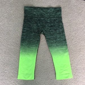Cropped leggings- green and black ombré